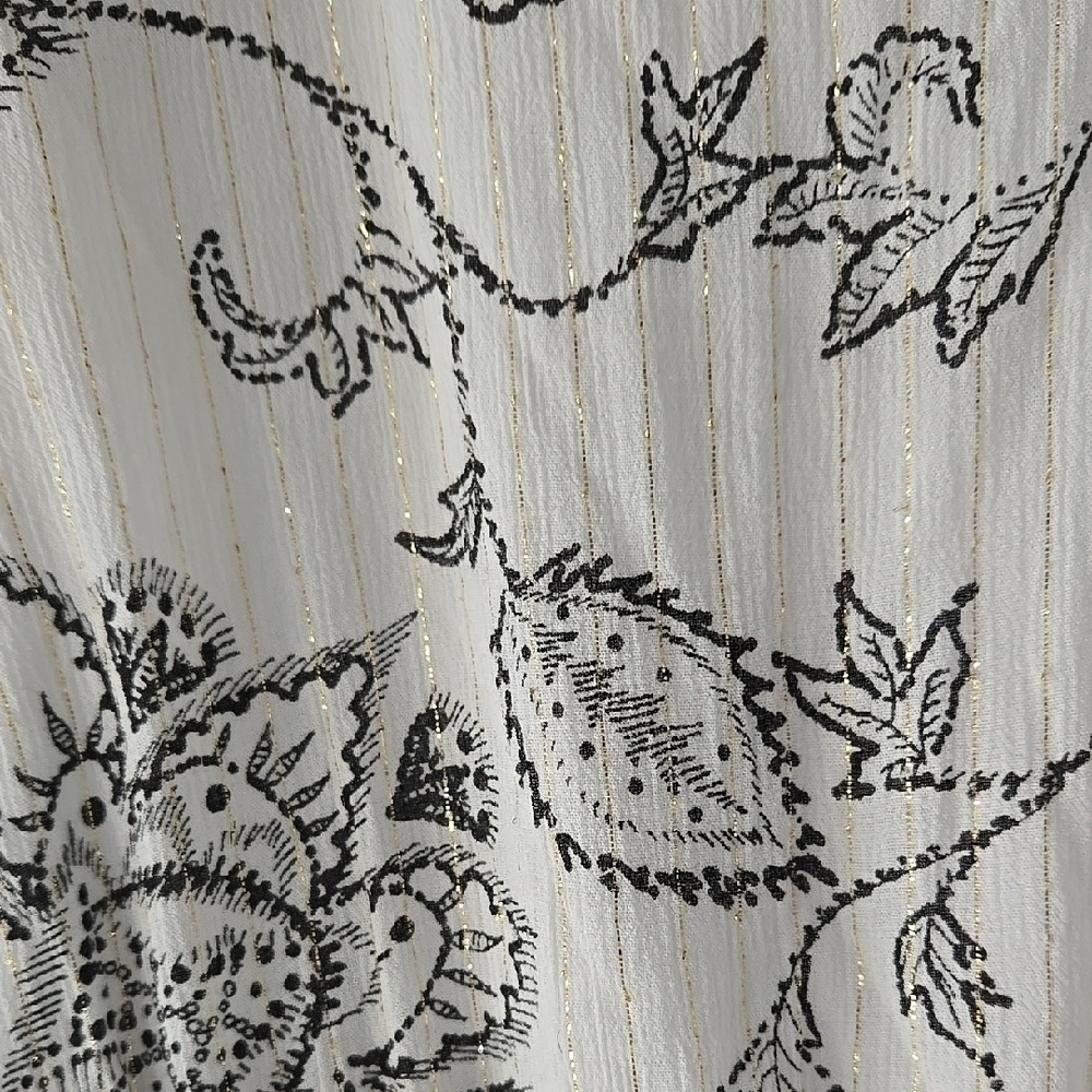 Colletive Concepts, Black & White Florial Print Dress Size Small. - Picture 3 of 4